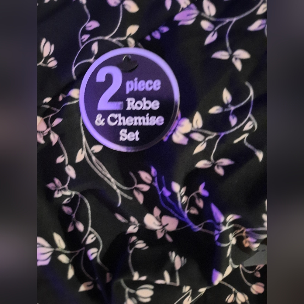 Rene Rofe 2 PC Robe & Nightgown Set - Picture 4 of 5